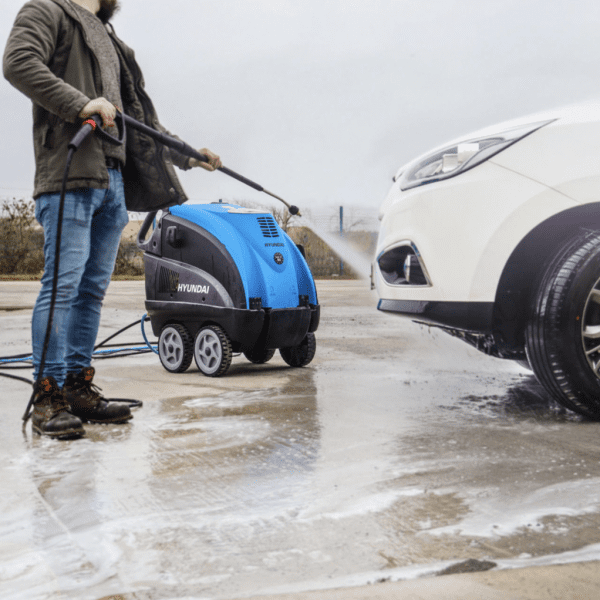 Hyundai HY155HPW-1 2610psi / 180bar Hot Pressure Washer, 110°c 2.8kW Commercial Triplex Power Washer | HY155HPW-1
